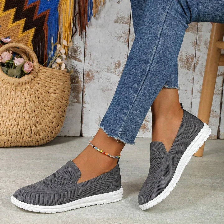 Alyssa | Orthopedic Sneakers with Chain Detail