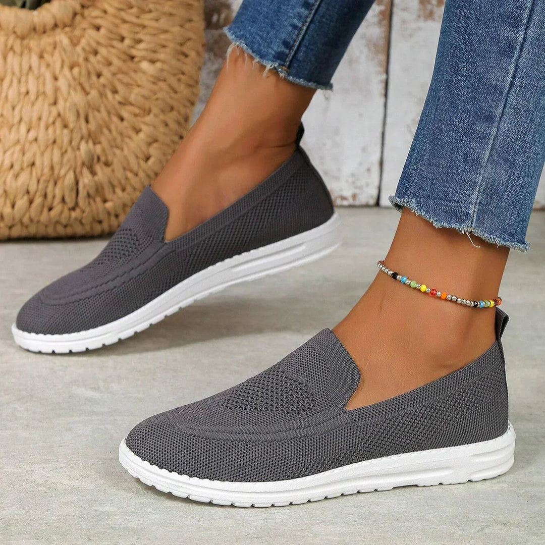 Alyssa | Orthopedic Sneakers with Chain Detail
