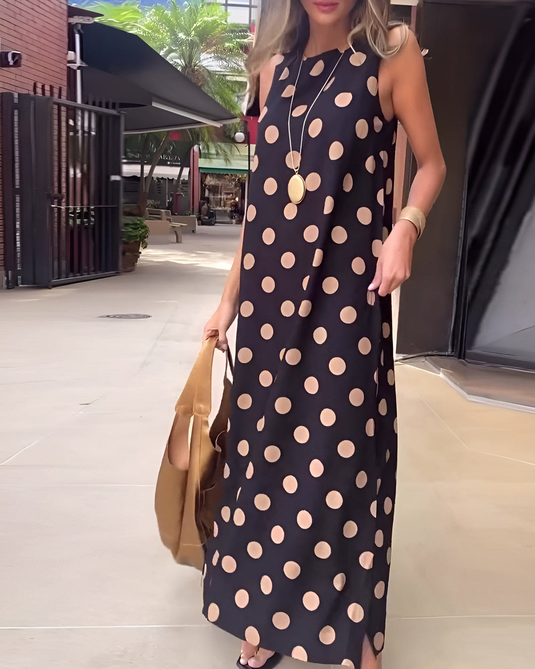 Wendy | Maxi Polka Dot Dress with Round Neck and Sleeveless Bodice