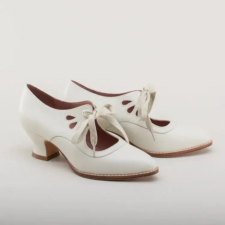 Women's Vintage Mary Jane Heels with Lace-Up and Cutout