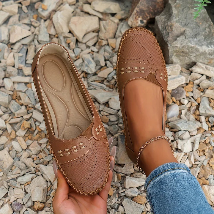 Paulette | Orthopedic Flat Shoes with Embroidered Detail