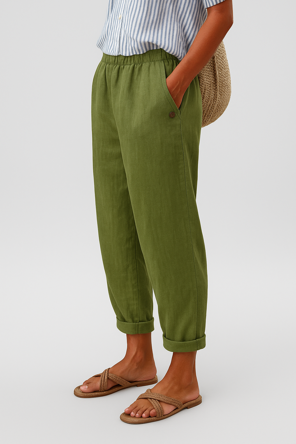 Women's Cropped Pants with Side Pockets and Straight Leg