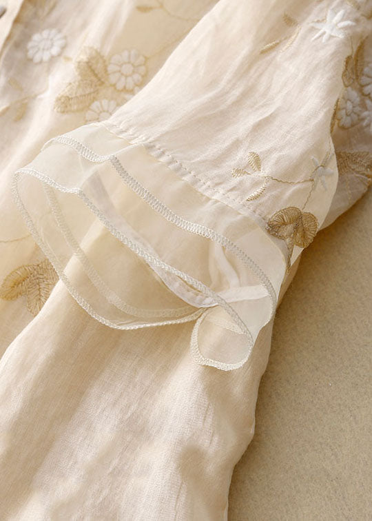Mei | Embroidered Blouse with Mandarin Collar and Button Front