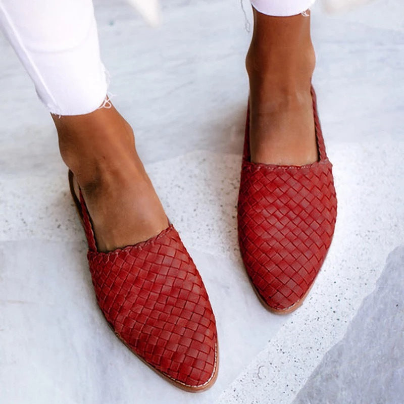 Dana | Orthopedic Pointed Mules with Closed Toe Detail
