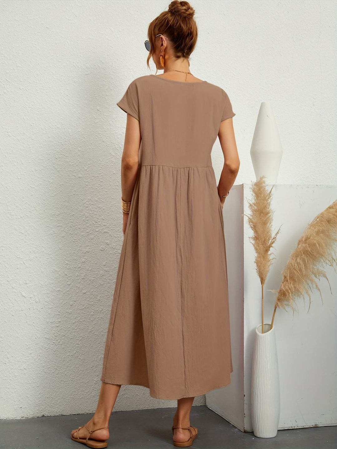 Magnolia | Midi Summer Dress with Round Neck and Pockets