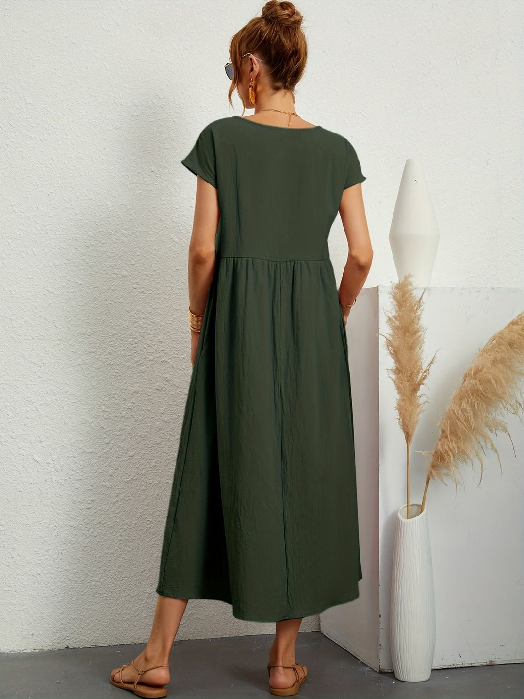 Magnolia | Midi Summer Dress with Round Neck and Pockets
