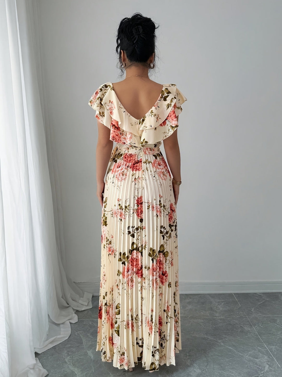 Flor | Maxi Wedding Guest Dress with Floral Print and Pleated Skirt